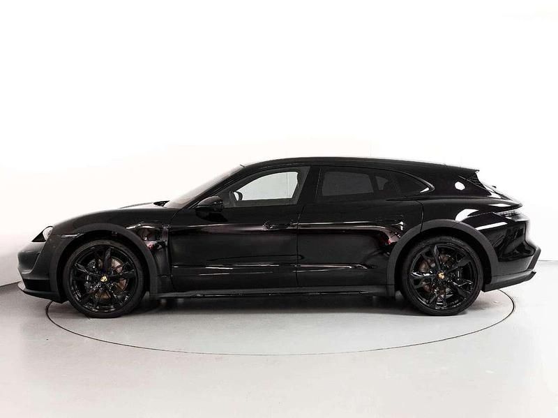 Usata Porsche Taycan Cross Turismo 419 kW (571 CV) 2022 Nero Station wagon