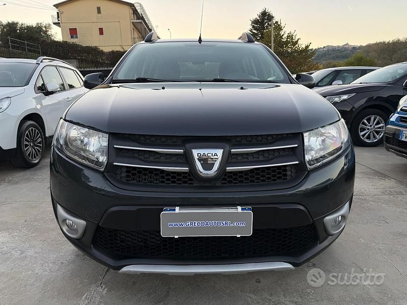 Usata Dacia Sandero Stepway 90 CV (66 kW) 2016 Grigio Berlina