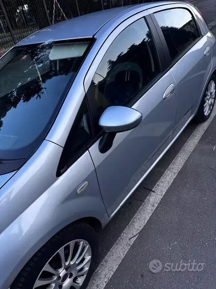 Usata Fiat Grande Punto 65 CV (47 kW) 2009 Grigio Utilitaria