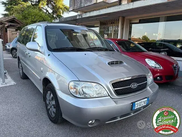 Usata Kia Carnival Family 145 CV (106 kW) 2005 Grigio Monovolume