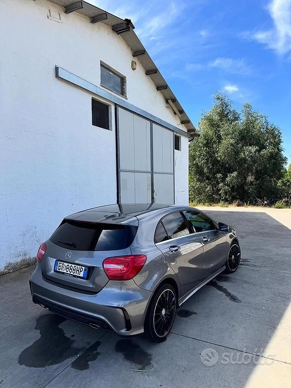Usata Mercedes A180 AMG 122 CV (89 kW) 2013 Grigio Berlina