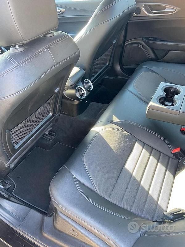 Usata Alfa Romeo Giulia Tech Edition 190 CV (139 kW) 2020 Nero Berlina