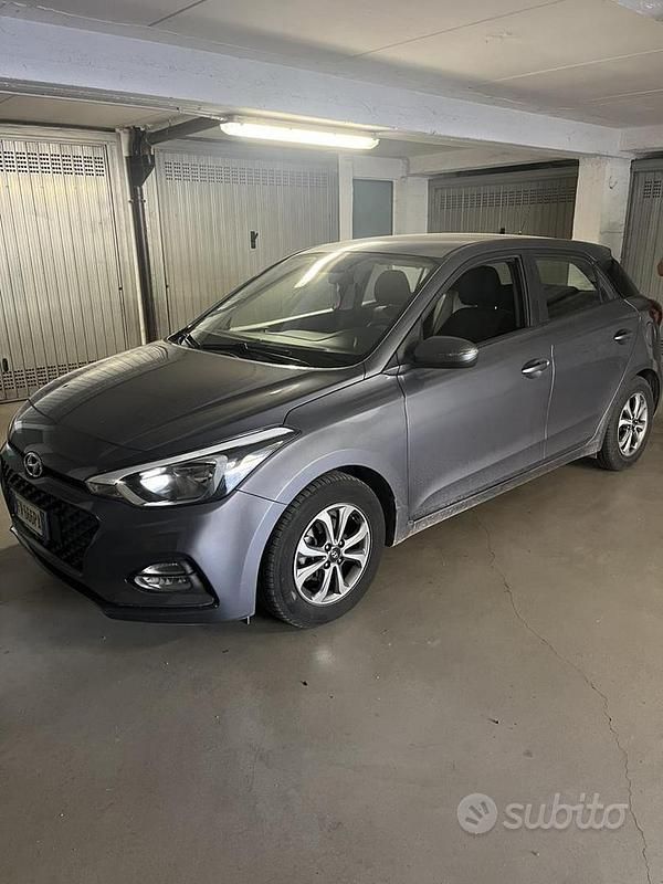 Usata Hyundai i20 Advanced 75 CV (55 kW) 2019 Grigio Utilitaria