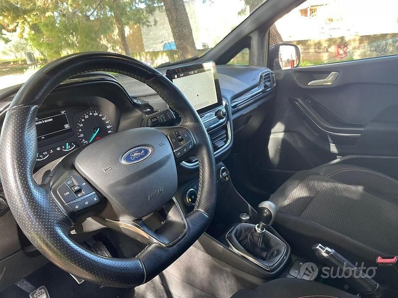 Usata Ford Fiesta ST-Line 86 CV (63 kW) 2018 Grigio Utilitaria