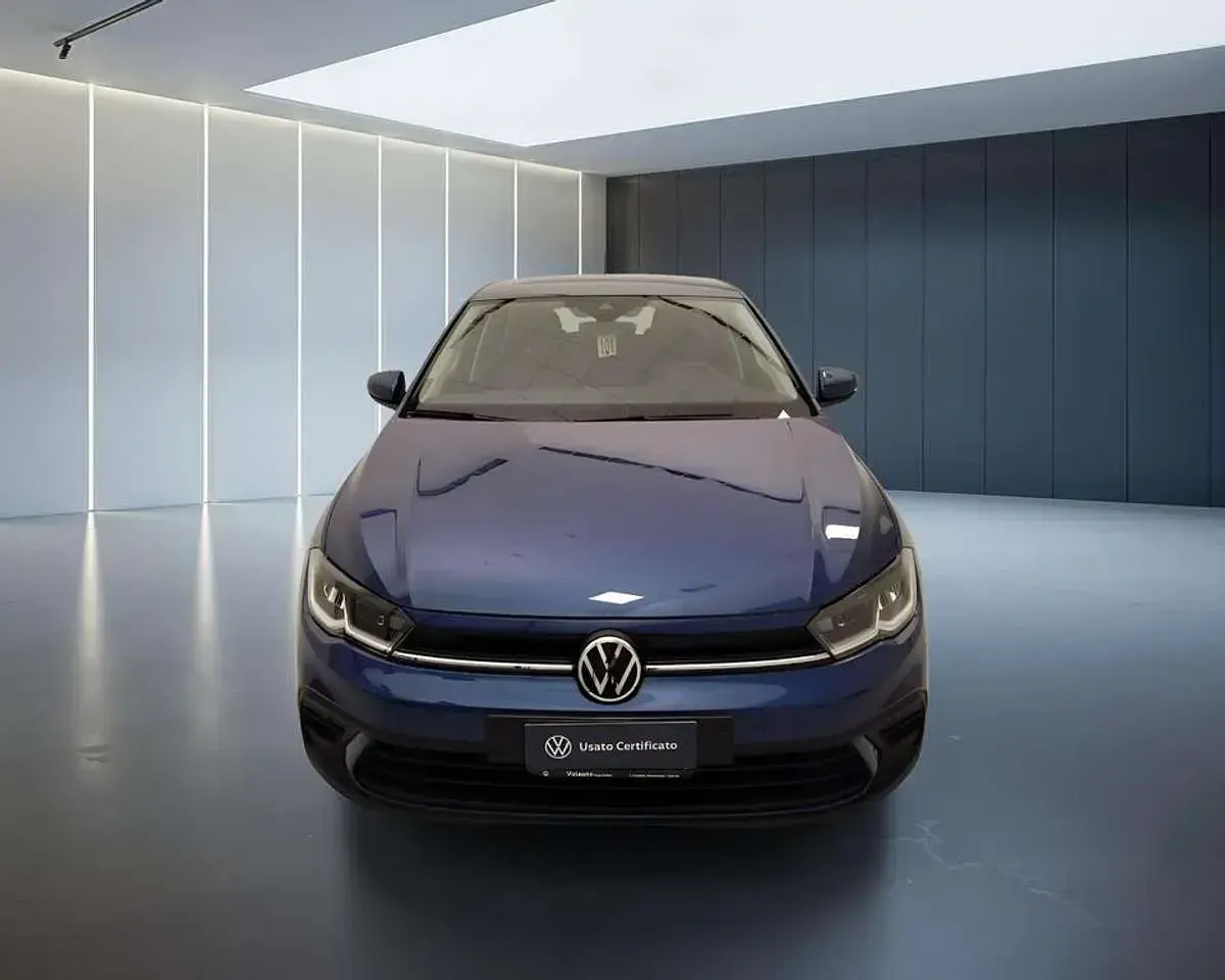 Usata VW Polo Life 90 CV (66 kW) 2024 Blu/azzurro Utilitaria