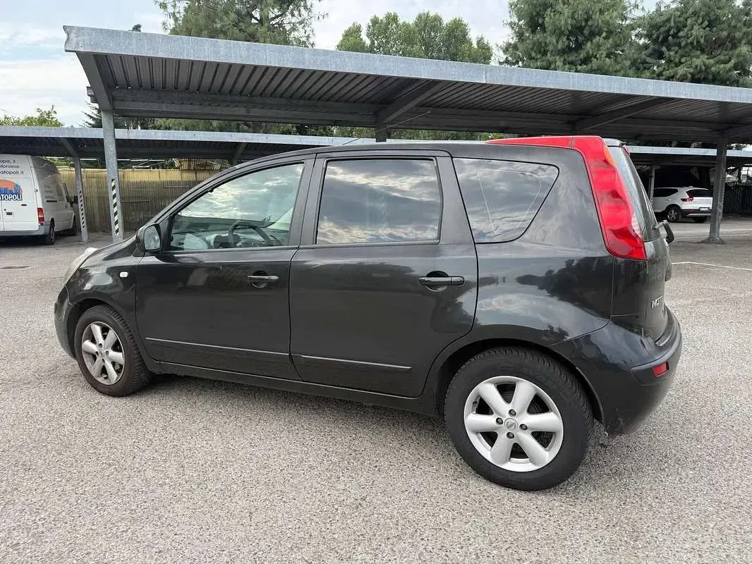 Usata Nissan Note Acenta 88 CV (64 kW) 2007 Nero Utilitaria
