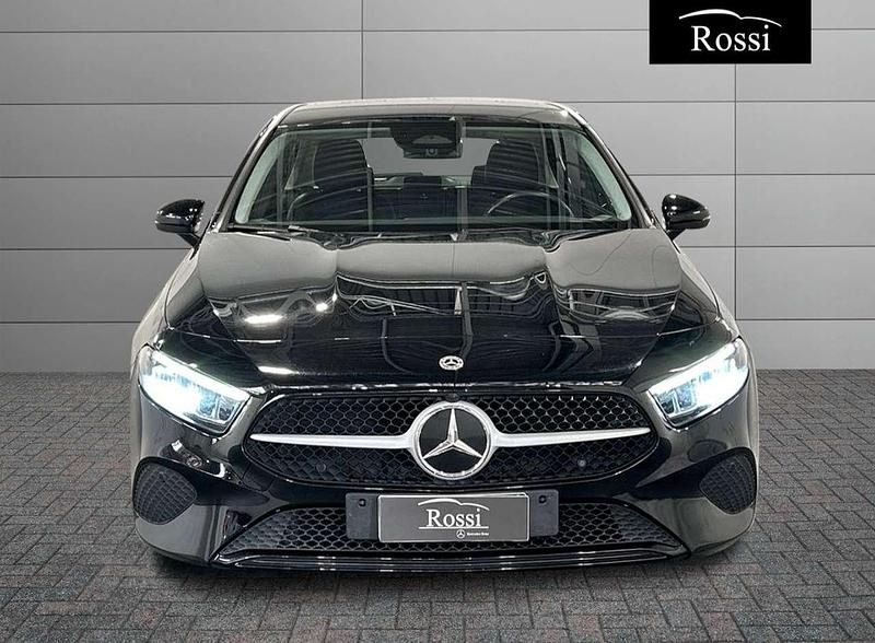 Usata Mercedes A180 Advanced 116 CV (85 kW) 2023 Nero notte Berlina