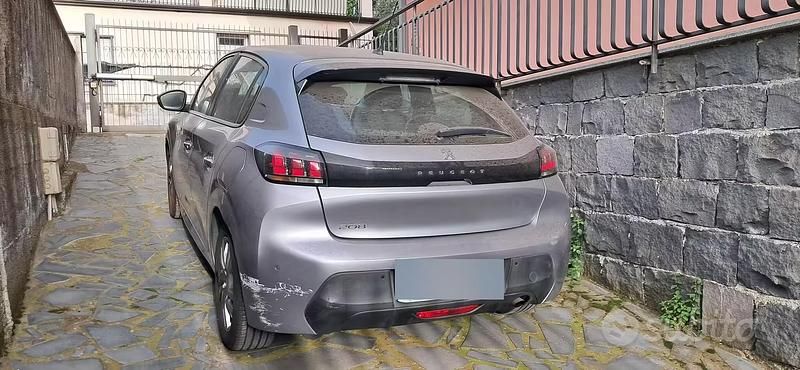 Usata Peugeot 208 Active 75 CV (55 kW) 2020 Grigio Utilitaria