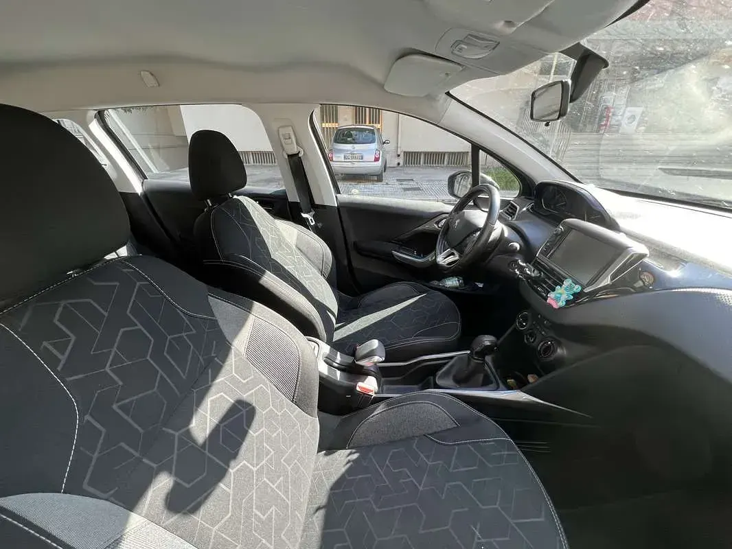 Usata Peugeot 2008 Active 100 CV (73 kW) 2017 Blu SUV