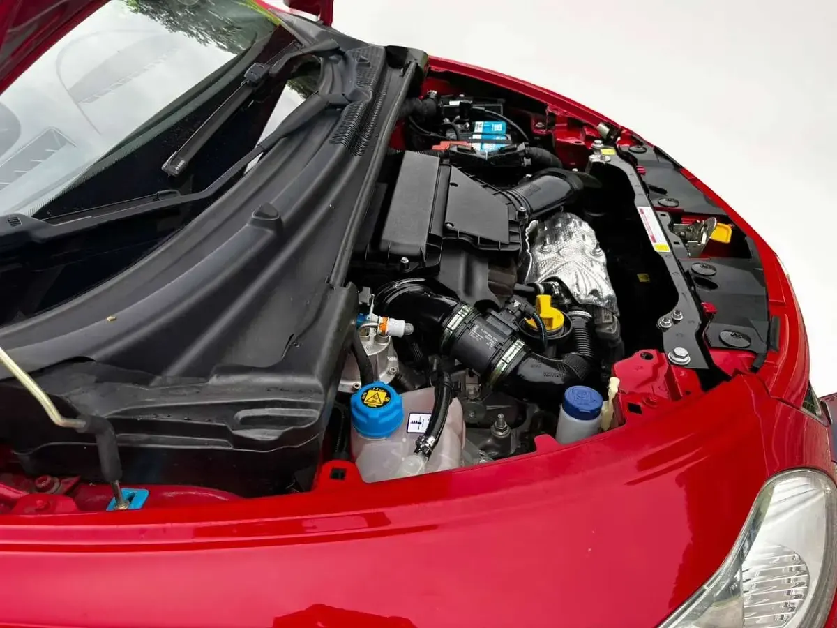 Usata Lancia Ypsilon Gold 95 CV (69 kW) 2016 Rosso Utilitaria