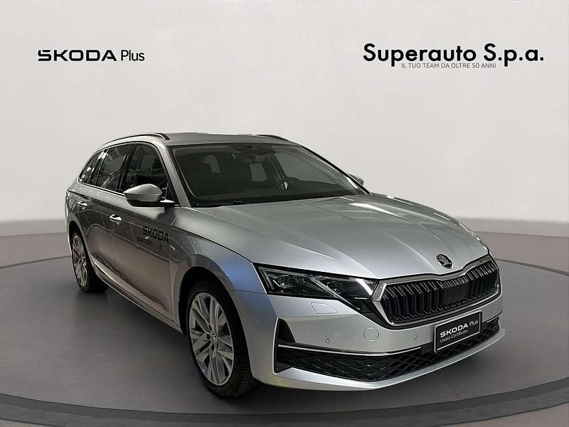 Usata Skoda Octavia Executive 150 CV (110 kW) 2024 Argento Station wagon