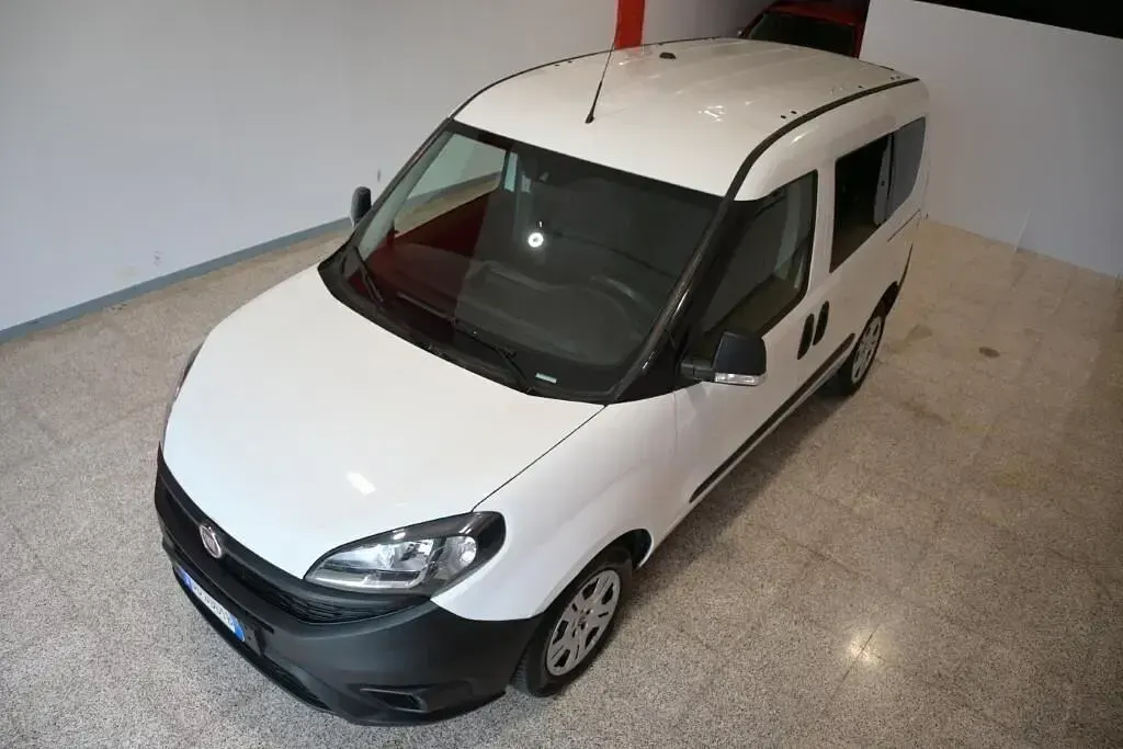 Usata Fiat Doblò 95 CV (69 kW) 2021 Bianco Monovolume