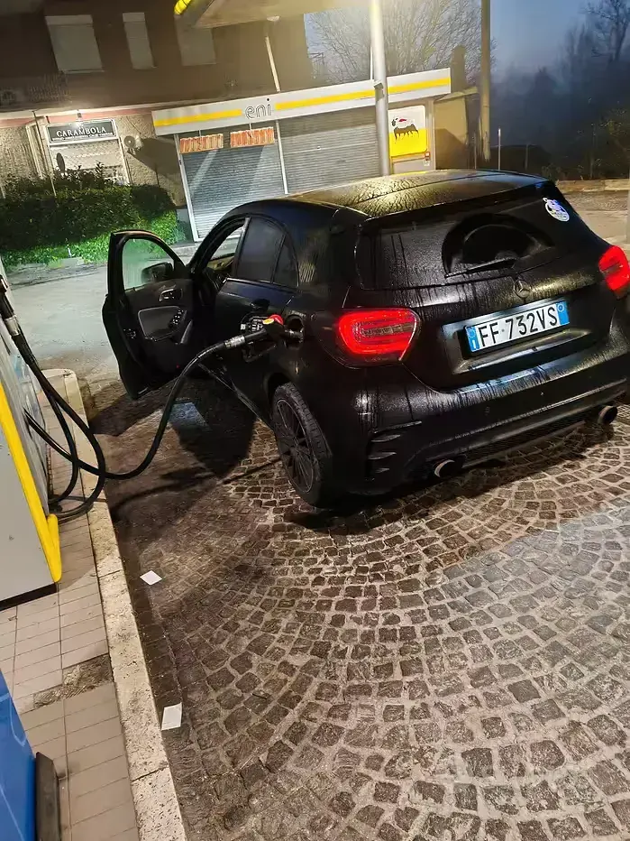 Usata Mercedes A200 109 CV (80 kW) 2012 Nero Utilitaria