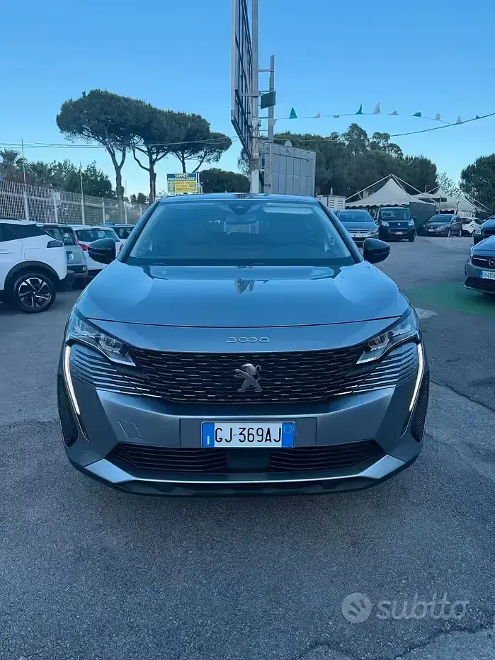 Usata Peugeot 3008 Allure 131 CV (96 kW) 2022 Grigio SUV