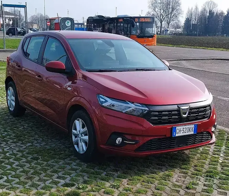 Usata Dacia Sandero Comfort 91 CV (66 kW) 2022 Rosso Berlina