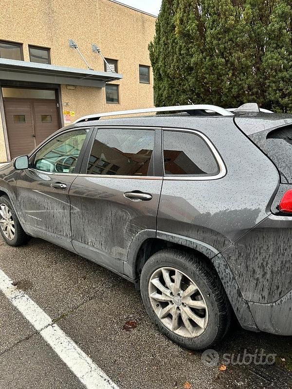 Usata Jeep Cherokee 140 CV (102 kW) 2017 Grigio SUV