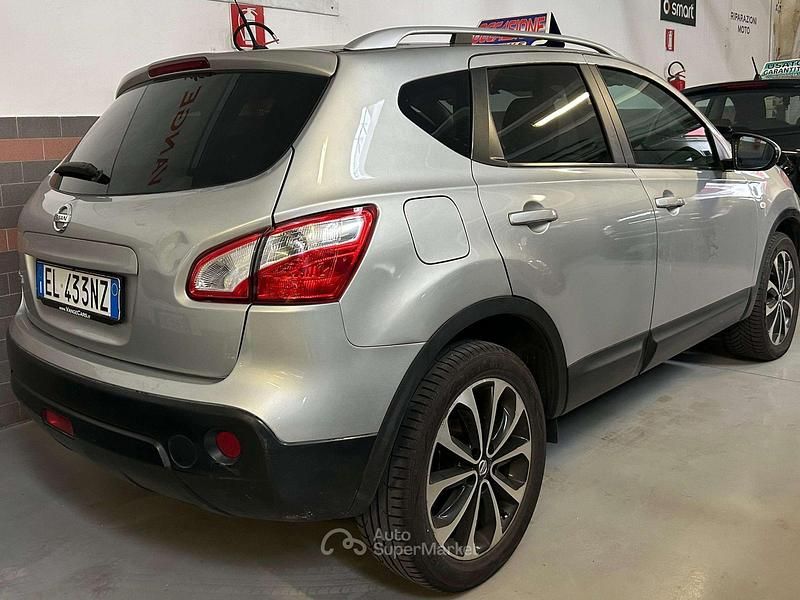 Usata Nissan Qashqai Tekna 117 CV (86 kW) 2012 Argento SUV