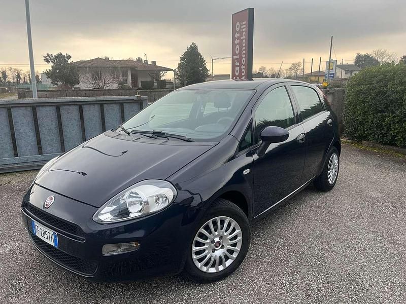 Usata Fiat Punto Street 77 CV (56 kW) 2016 Nero Utilitaria