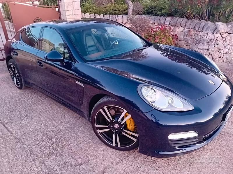 Usata Porsche Panamera 250 CV (183 kW) 2011 Blu Utilitaria