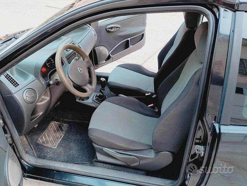 Usata Fiat Punto 69 CV (50 kW) 2007 Nero Utilitaria