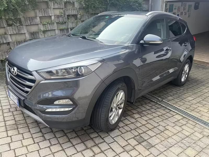 Usata Hyundai Tucson 141 CV (103 kW) 2016 Grigio SUV
