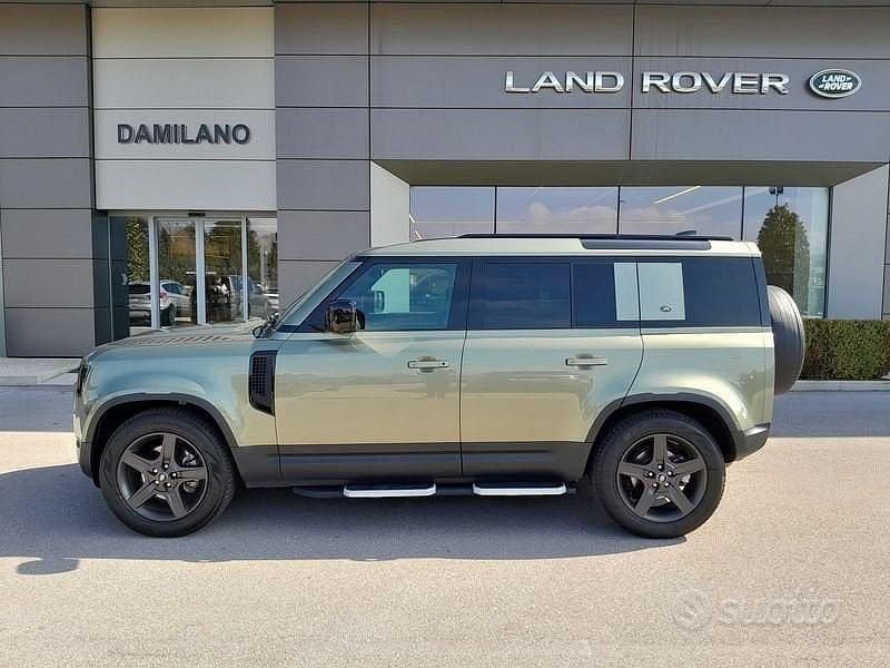Usata Land Rover Defender SE 400 CV (294 kW) 2024 Verde SUV