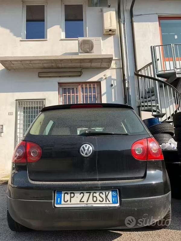 Usata VW Golf V 2004 Utilitaria