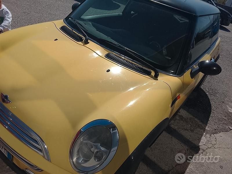 Usata Mini Cooper 75 CV (55 kW) 2004 Giallo Utilitaria