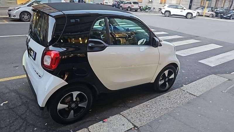 Usata Smart ForTwo Coupé Passion 41 kW (56 CV) 2022 Utilitaria