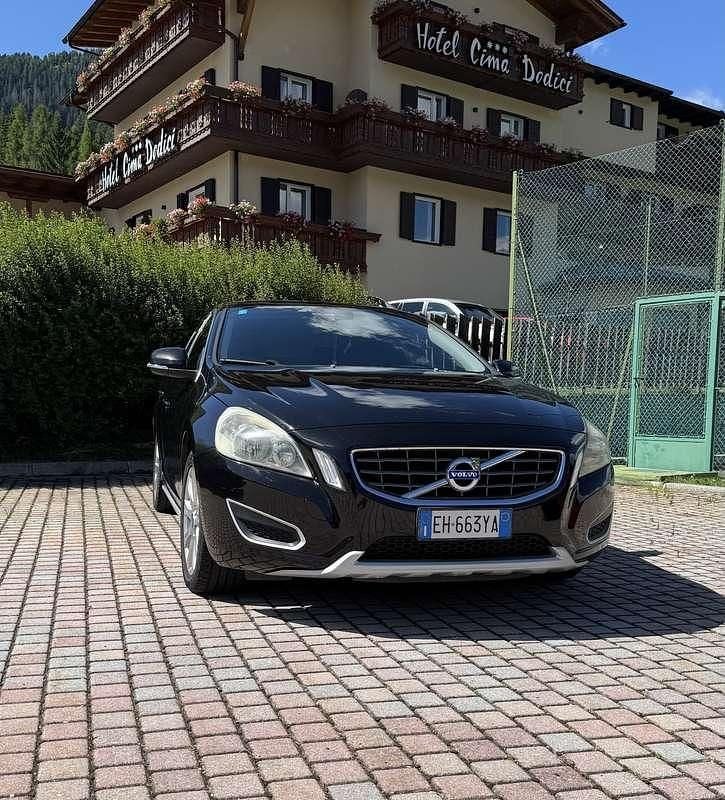 Usata Volvo S60 Summum 163 CV (119 kW) 2012 Nero Berlina