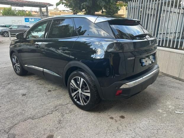 Usata Peugeot 3008 Allure 131 CV (96 kW) 2021 Nero metallizzato SUV