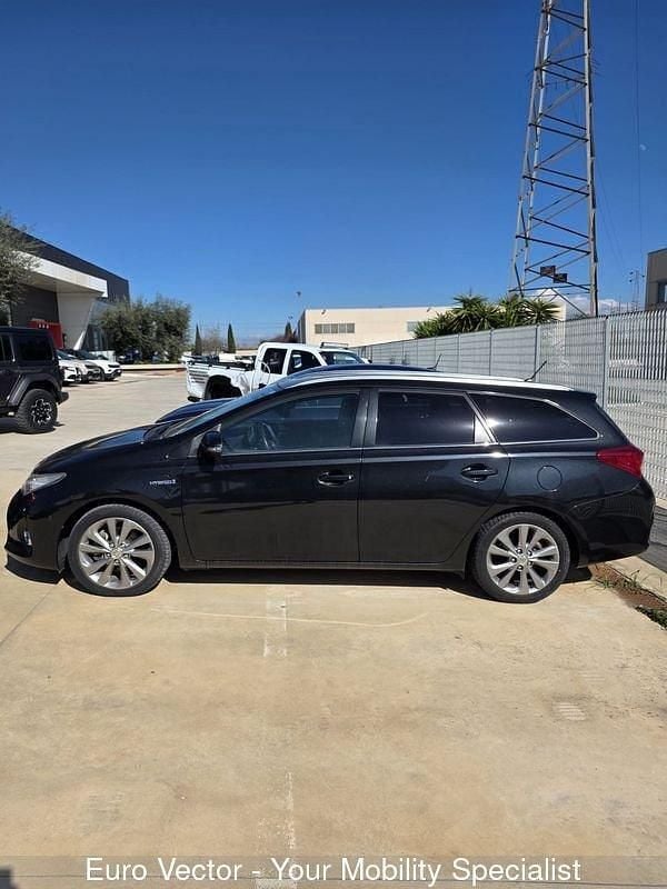 Usata Toyota Auris Hybrid Lounge 136 CV (100 kW) 2014 Grigio Station wagon