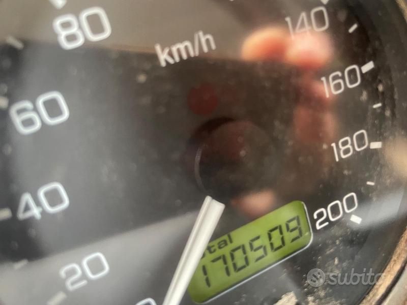 Usata Land Rover Defender 122 CV (89 kW) 2007 SUV