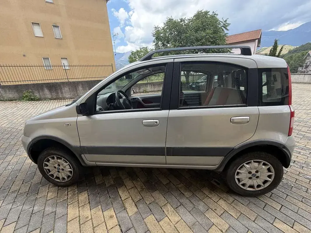 Usata Fiat Panda 4x4 Climbing 60 CV (44 kW) 2005 Utilitaria