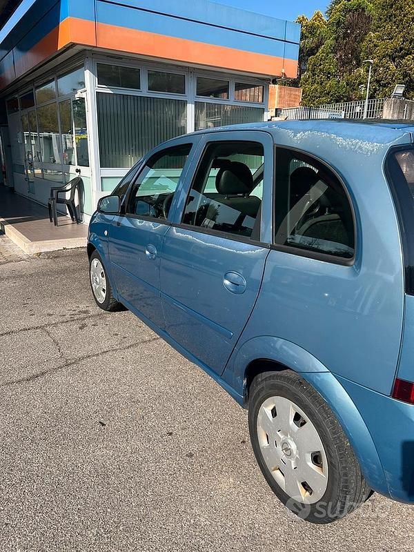 Usata Opel Meriva 2006 Blu Monovolume