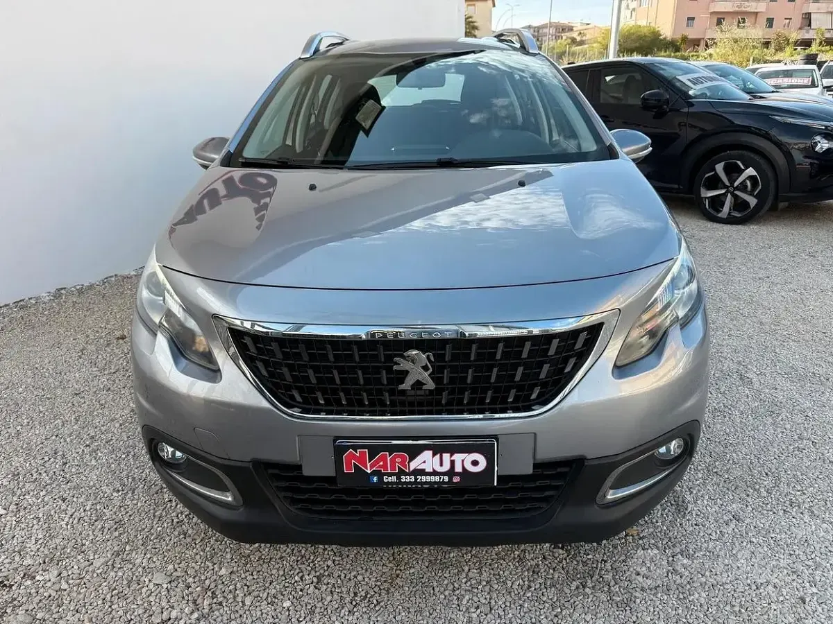 Usata Peugeot 2008 Active 99 CV (72 kW) 2017 Grigio SUV