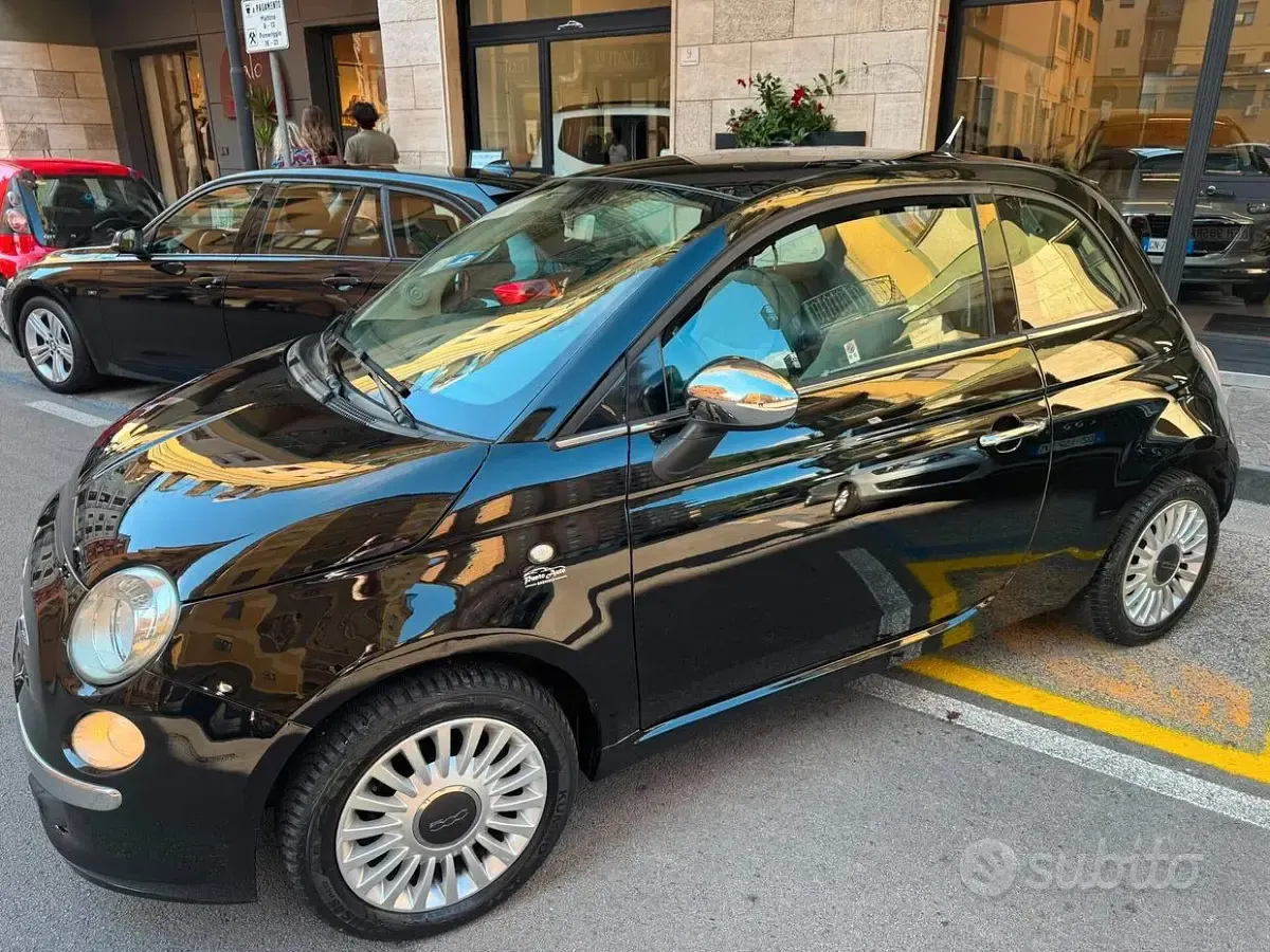 Usata Fiat 500 Lounge 69 CV (50 kW) 2011 Bluazzurro Utilitaria