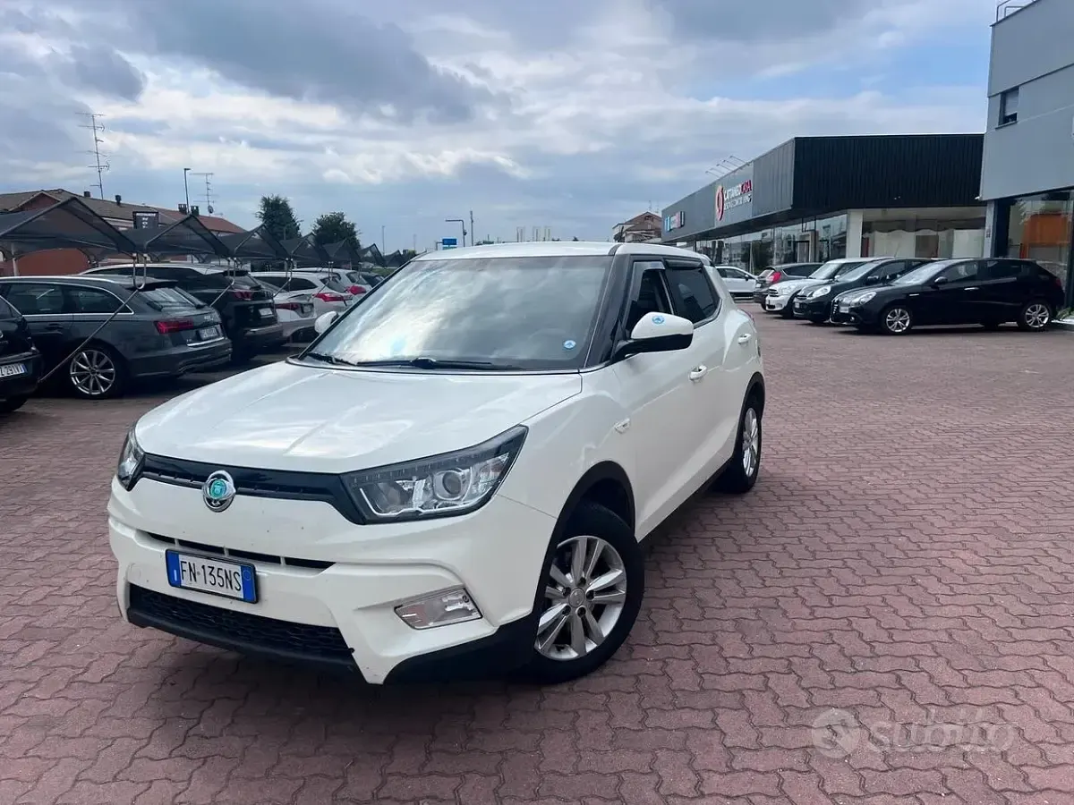 Usata SsangYong Tivoli 128 CV (94 kW) 2018 Bianco SUV