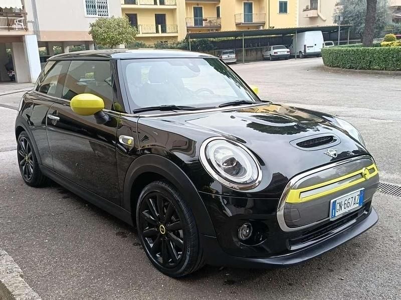 Usata Mini Cooper SE 75 kW (102 CV) 2020 Utilitaria
