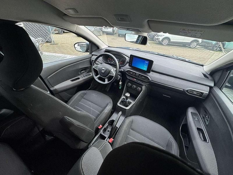 Usata Dacia Jogger Comfort 101 CV (74 kW) 2022 Blu scuro Monovolume