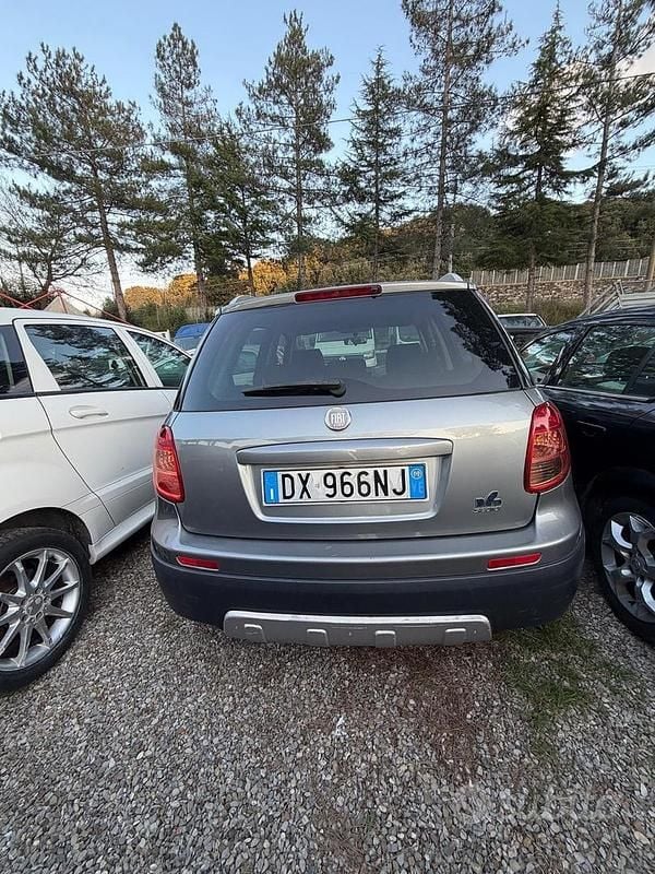 Usata Fiat Sedici Dynamic 120 CV (88 kW) 2010 Grigio SUV