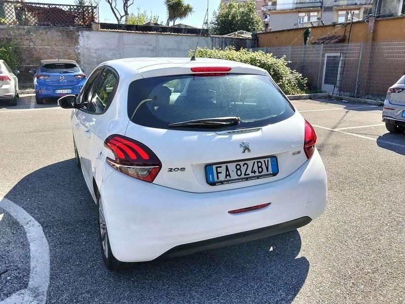 Usata Peugeot 208 Active 75 CV (55 kW) 2015 Bianco Utilitaria