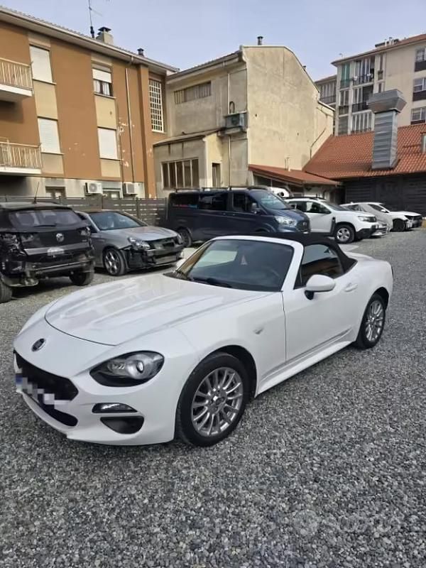 Usata Fiat 124 Spider Lusso 140 CV (102 kW) 2019 Bianco Cabrio