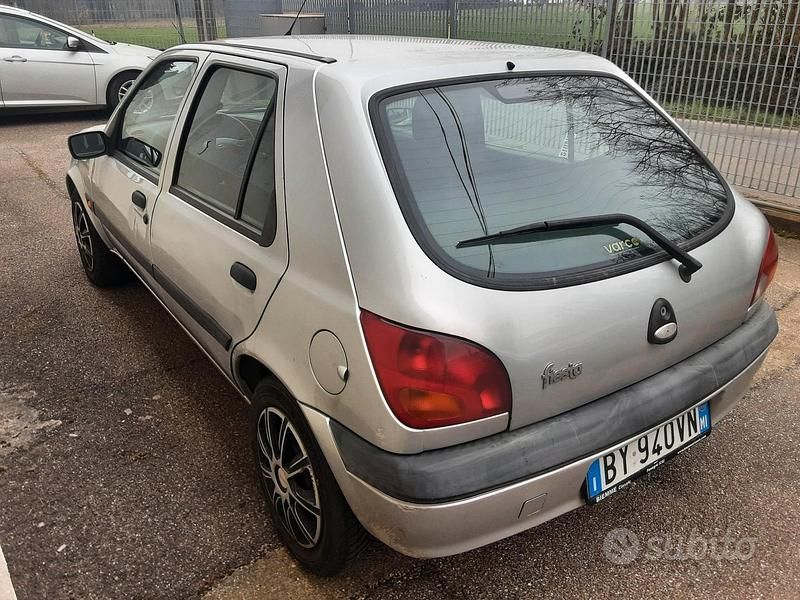 Usata Ford Fiesta 2002 Utilitaria