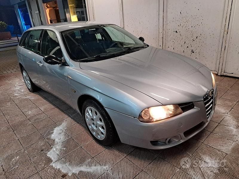 Usata Alfa Romeo 156 140 CV (102 kW) 2004 Grigio Station wagon