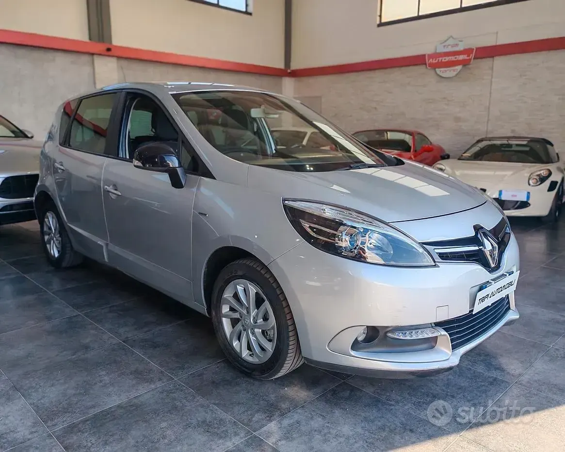 Usata Renault Scénic LIMITED 95 CV (69 kW) 2014 Grigio Monovolume