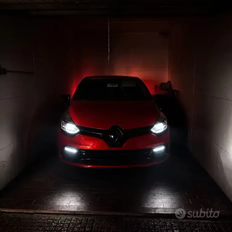 Usata Renault Clio IV R.S. 200 CV (147 kW) 2013 Rosso Berlina
