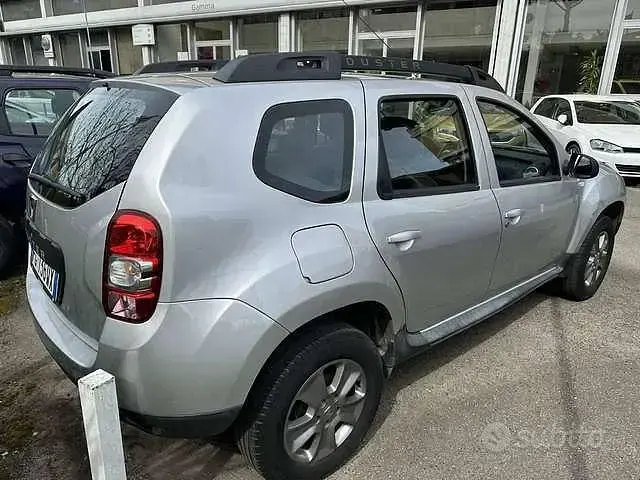 Usata Dacia Duster Ambiance 114 CV (83 kW) 2017 Grigio argento SUV