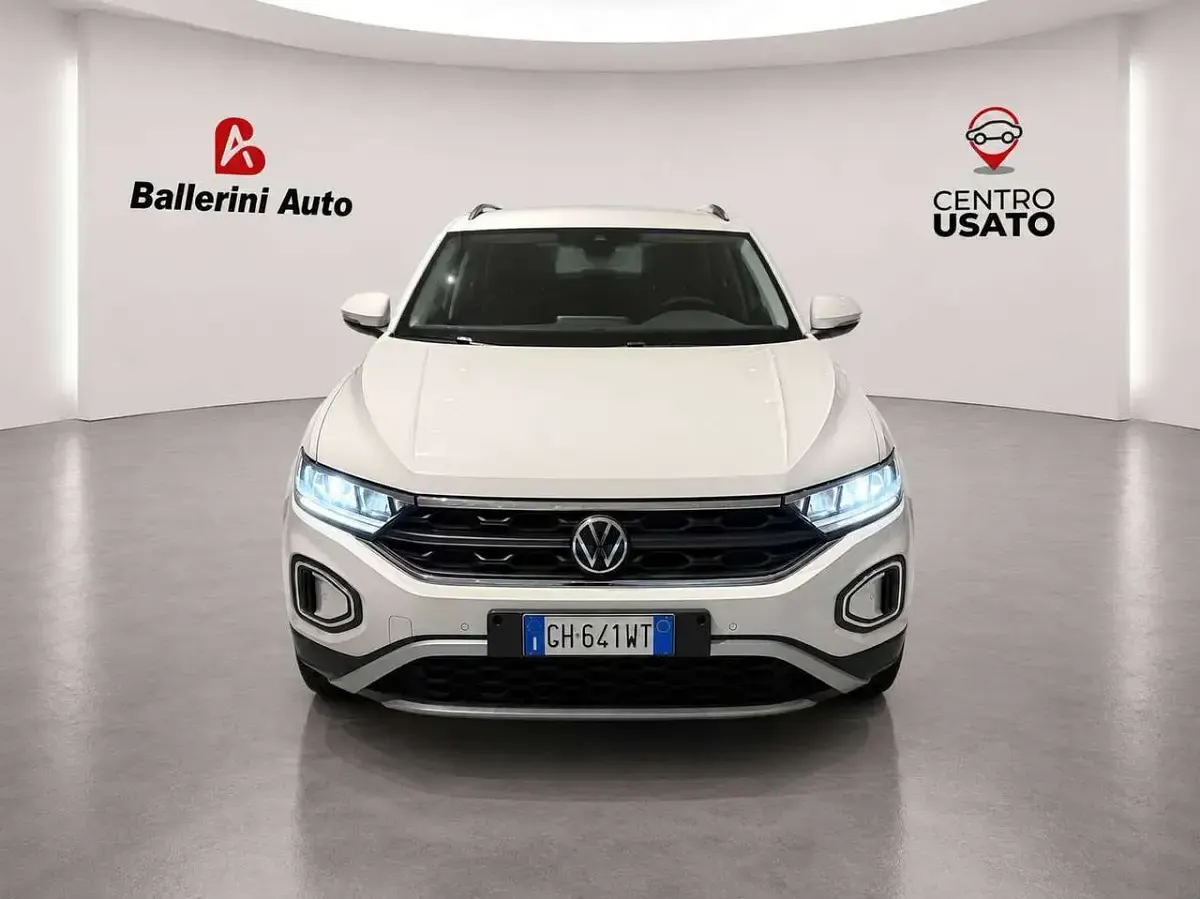 Usata VW T-Roc Life 110 CV (80 kW) 2022 Beige SUV