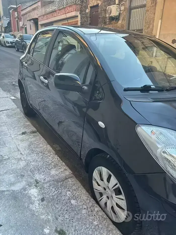 Begagnad Toyota Yaris 100 HK (73 kW) 2010 Halvkombi